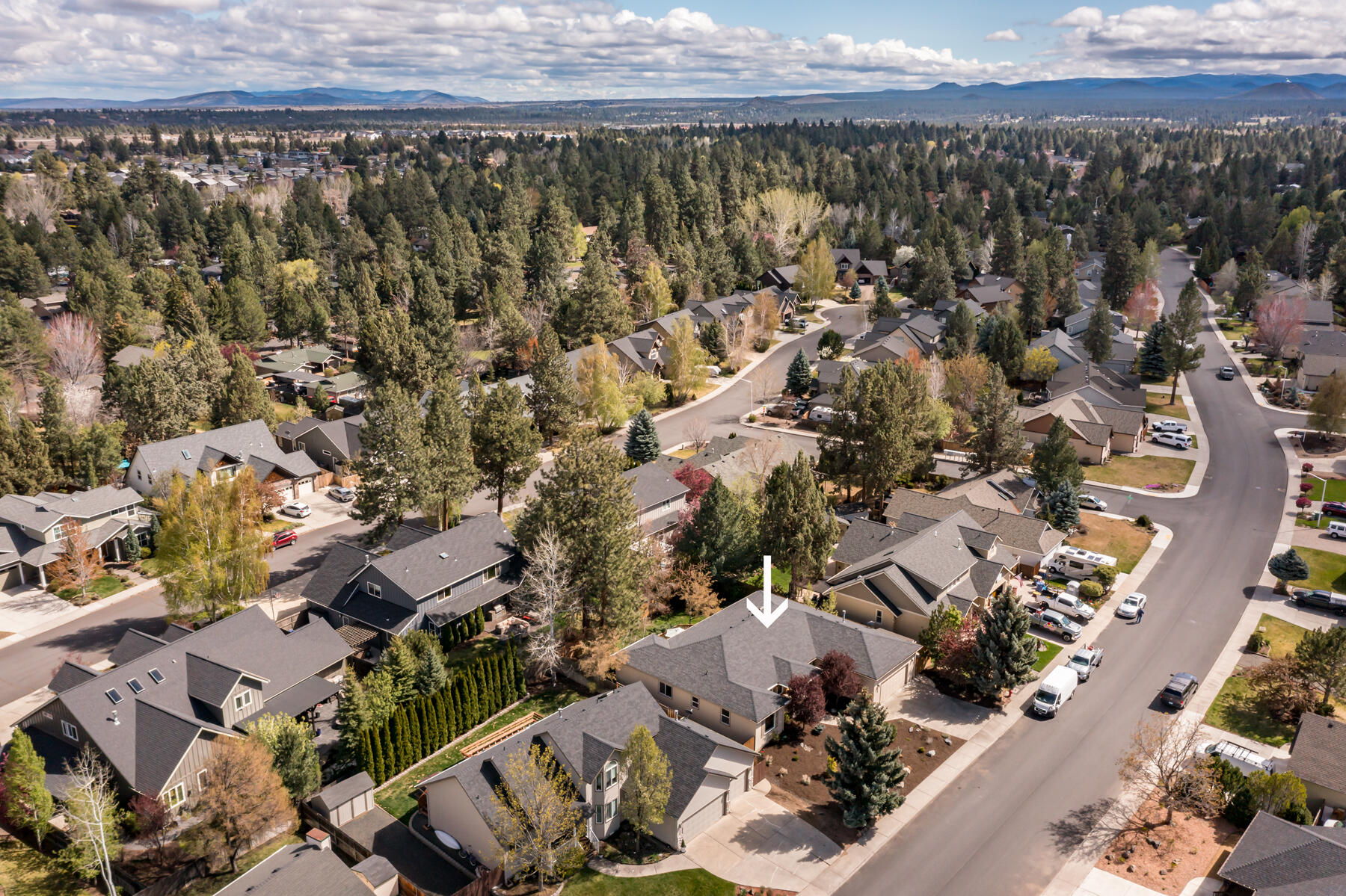 800 SE Shadowood Drive