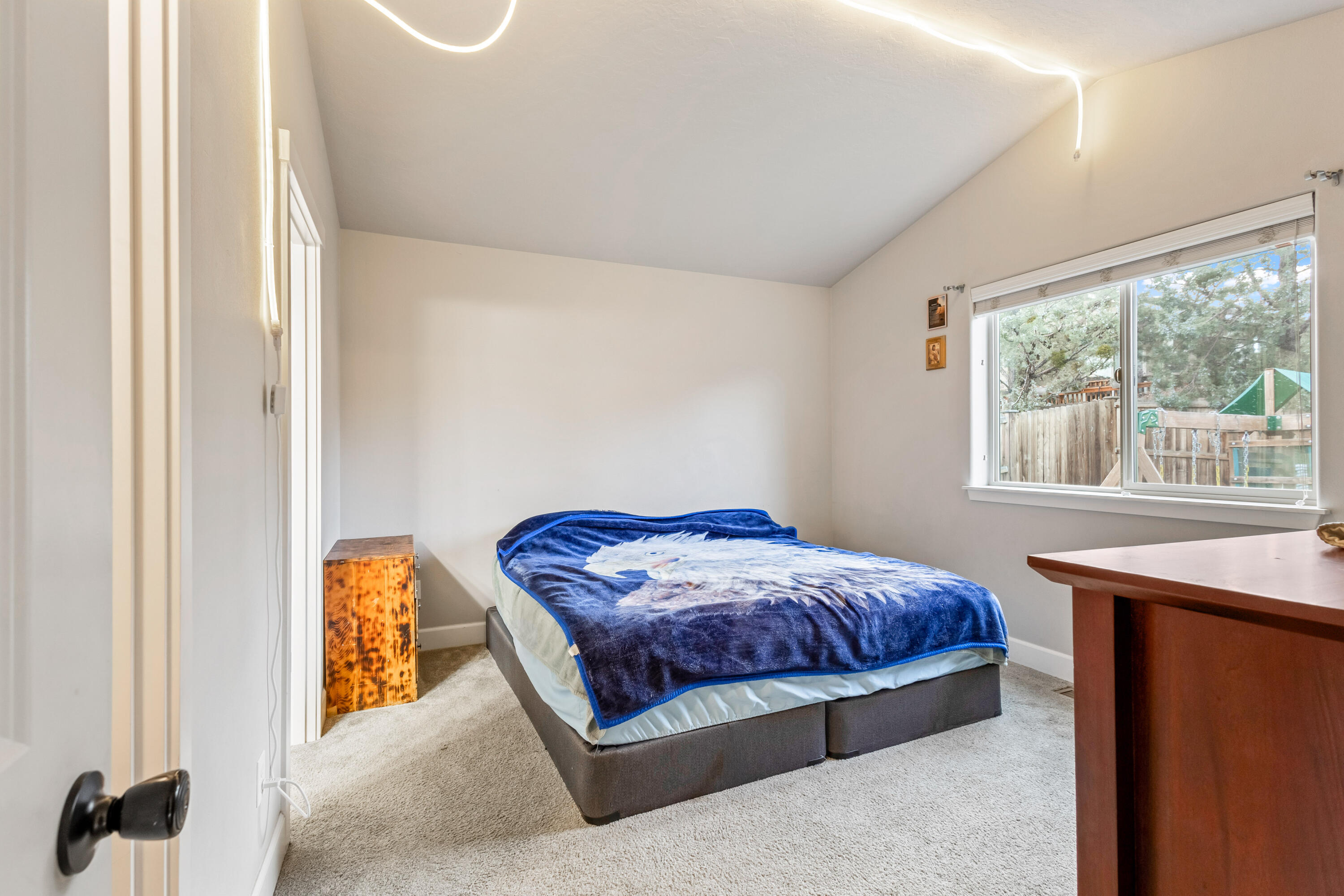 Rooster Rock - Residential