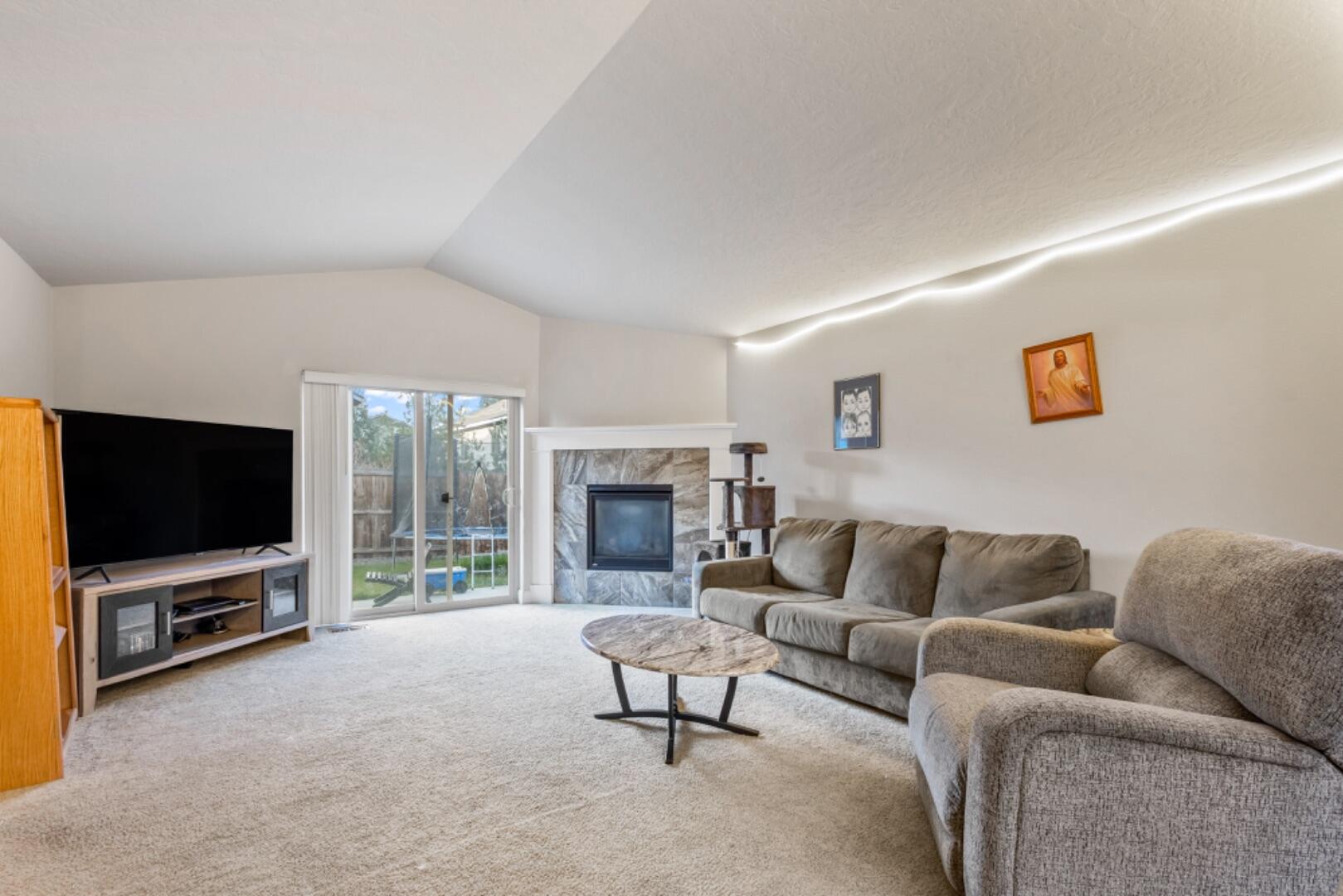 Rooster Rock - Residential