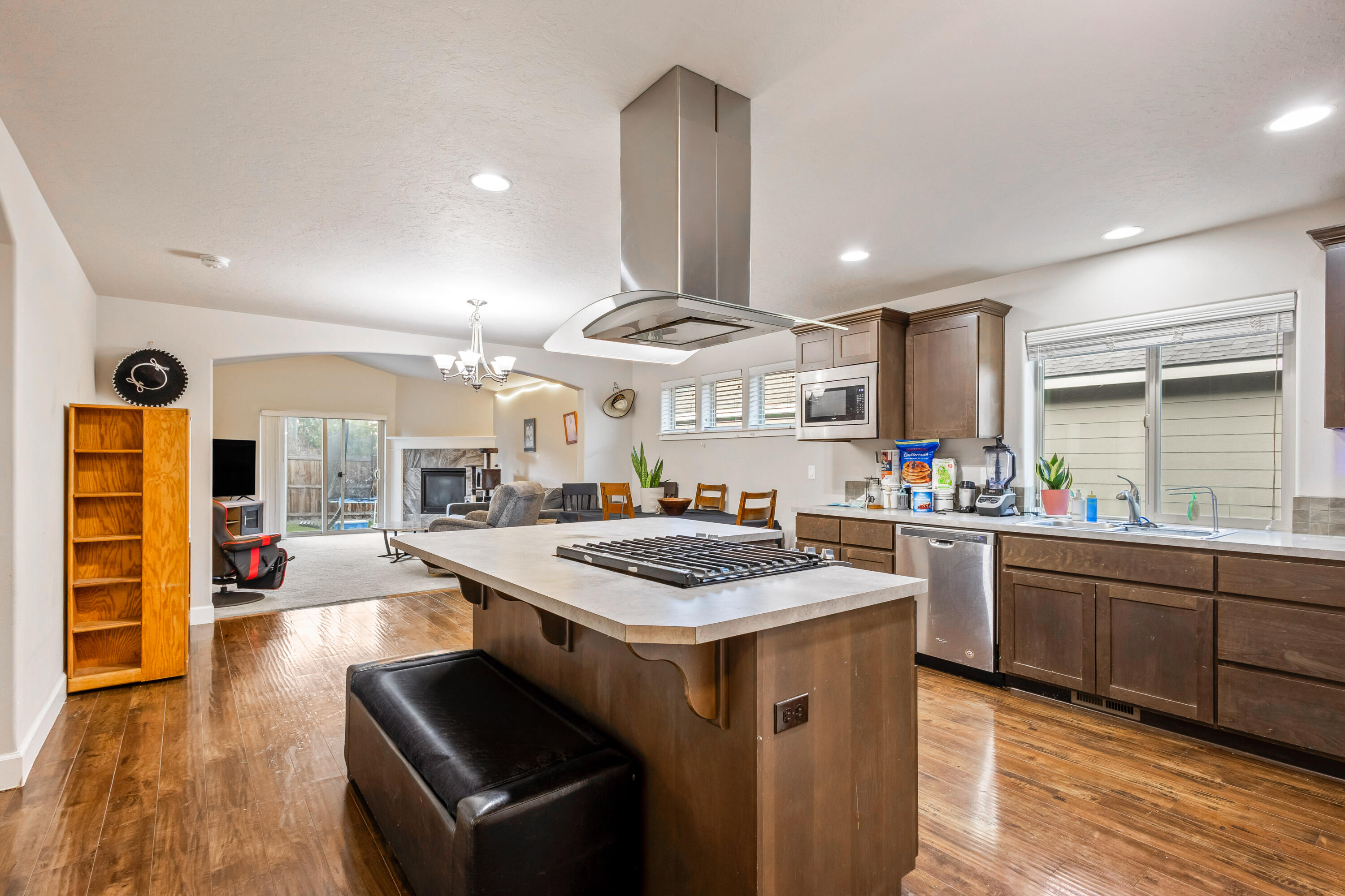 Rooster Rock - Residential