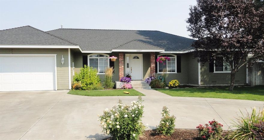 Lovely well cared for Soyland built home. Very nice floor planwith large masterbdrm and master bath. separate livingrm and dining and great rm adjacent kitchen and slider to backyard and deck.Nice circle driveway adds more than usual off street parking. Very nice finished 2 car garage. Park close by and bus line on 25 mph street.