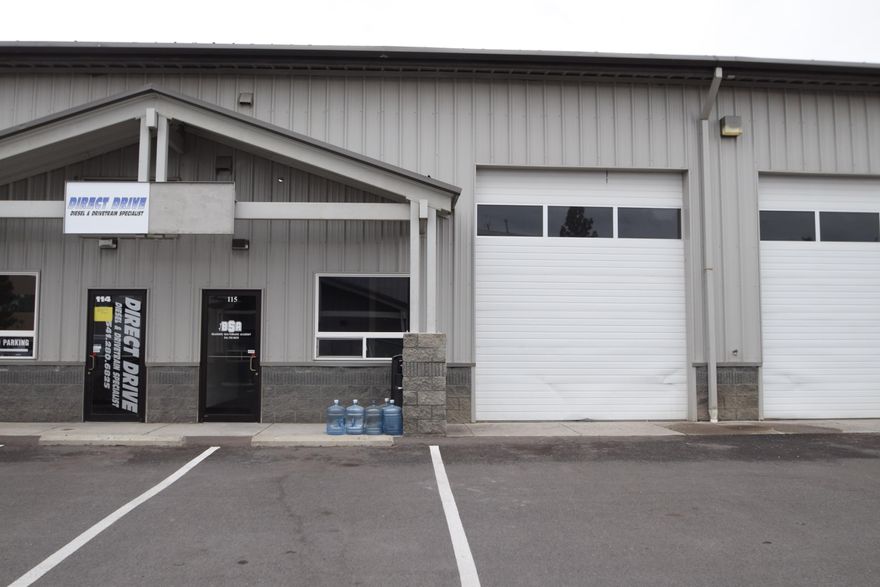 Class A industrial warehouse/distribution/flex space. Zoned IL - Light Industrial. Ceiling height in warehouse is 17 feet. 75 onsite parking stalls. 14' roll up doors. Contact a listing broker for more information & showing instructions.

2  suites available:
Bldg B #115: 3,300 +/- SF
Bldg A #103: 2,400 +/- SF