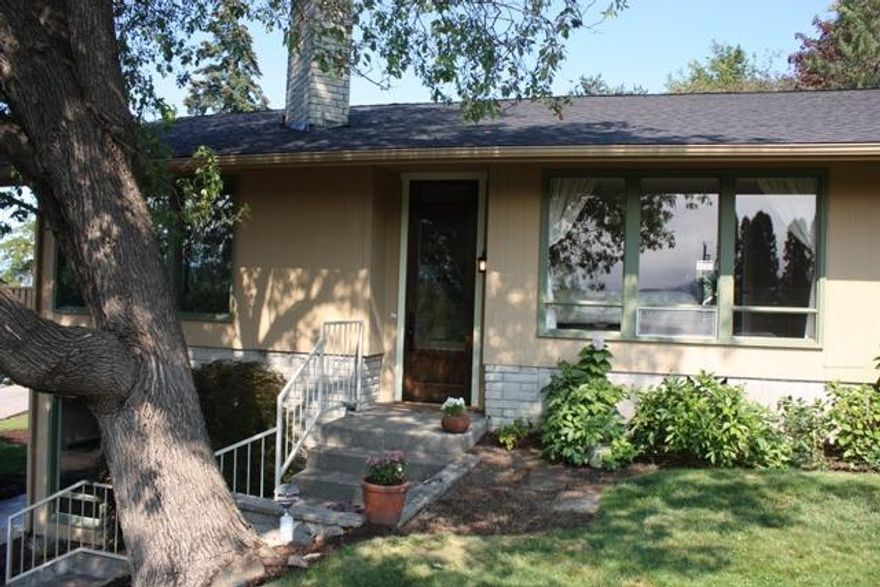 View property in East Medford hills recently remodeled with large estate lot. Minutes to RVCC and RVMC. Four bedrooms 3 full baths custom designed. Newer roof, hardwood floors, paint and much more. Open and bright, this home has a spacious floor plan with wood burning fireplace. Canned lighting, smooth finished walls and updated baths make this a real charmer. Large circular drive with carport and plenty of room for an RV. Large private lot with did we say Views? Special home, special location, special views! Pleasure to show-