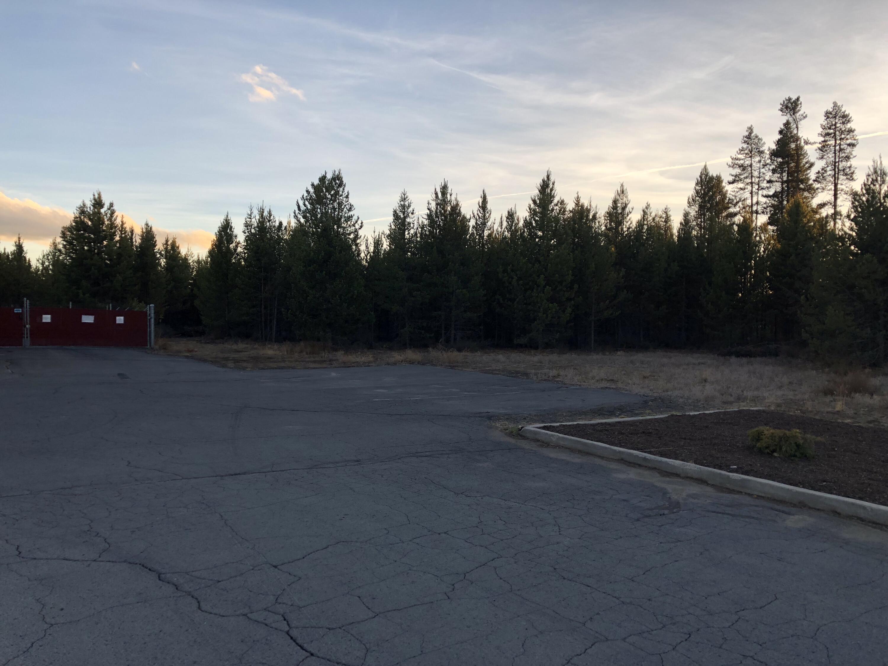 Lapine Industrial - Commercial Sale