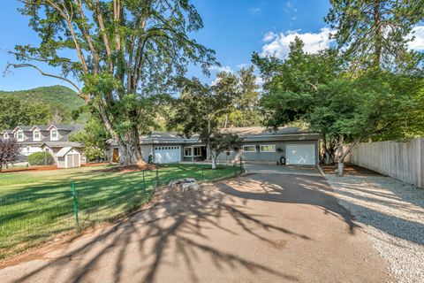 Tiny photo for 1380 Rogue River Highway, Gold Hill, OR 97525 (MLS # 220217356)