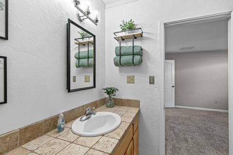 Tiny photo for 1380 Rogue River Highway, Gold Hill, OR 97525 (MLS # 220217356)