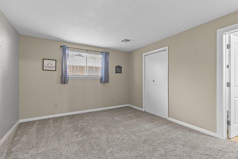 Tiny photo for 1380 Rogue River Highway, Gold Hill, OR 97525 (MLS # 220217356)