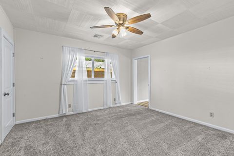 Tiny photo for 1380 Rogue River Highway, Gold Hill, OR 97525 (MLS # 220217356)