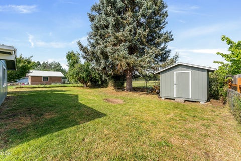 Tiny photo for 1120 SW Cottonwood Street, Grants Pass, OR 97526 (MLS # 220222707)