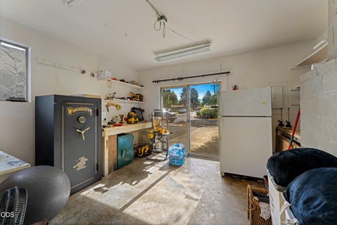 Tiny photo for 1120 SW Cottonwood Street, Grants Pass, OR 97526 (MLS # 220222707)