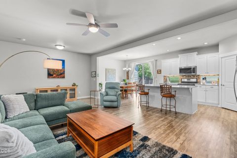 Tiny photo for 60507 Hedgewood LN, Bend, OR 97702 (MLS # 220224435)