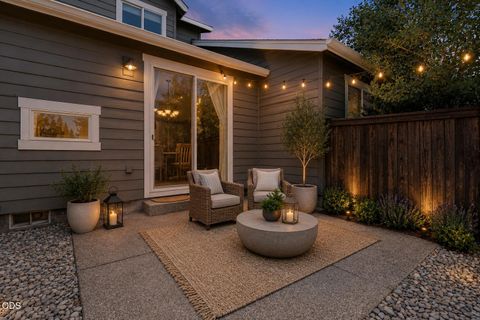 Tiny photo for 60507 Hedgewood LN, Bend, OR 97702 (MLS # 220224435)