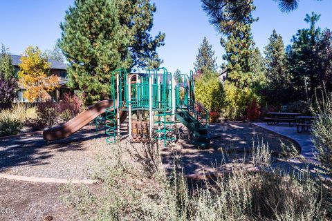 Tiny photo for 60507 Hedgewood LN, Bend, OR 97702 (MLS # 220224435)