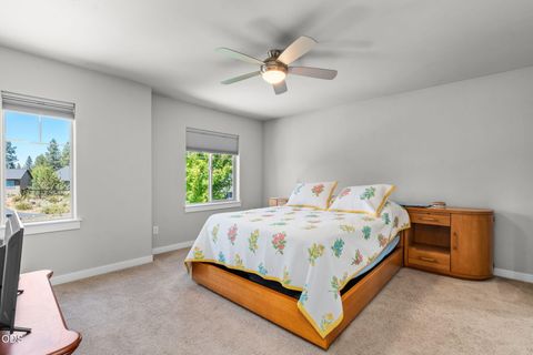 Tiny photo for 60507 Hedgewood LN, Bend, OR 97702 (MLS # 220224435)