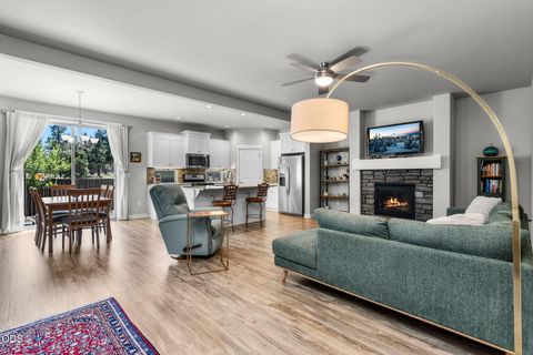 Tiny photo for 60507 Hedgewood LN, Bend, OR 97702 (MLS # 220224435)