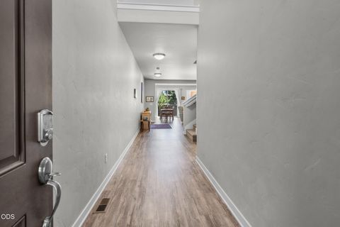 Tiny photo for 60507 Hedgewood LN, Bend, OR 97702 (MLS # 220224435)