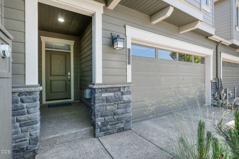 Tiny photo for 60507 Hedgewood LN, Bend, OR 97702 (MLS # 220224435)