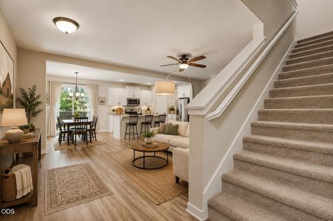 Tiny photo for 60507 Hedgewood LN, Bend, OR 97702 (MLS # 220224435)
