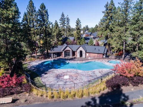 Tiny photo for 60507 Hedgewood LN, Bend, OR 97702 (MLS # 220224435)
