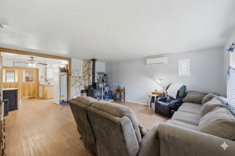 Tiny photo for 12342 Sun Forest Dr, La Pine, OR 97739 (MLS # 220217239)