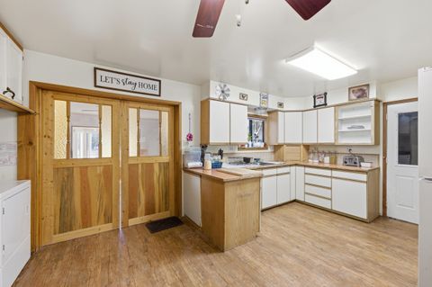 Tiny photo for 12342 Sun Forest Dr, La Pine, OR 97739 (MLS # 220217239)