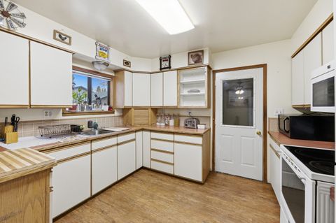 Tiny photo for 12342 Sun Forest Dr, La Pine, OR 97739 (MLS # 220217239)