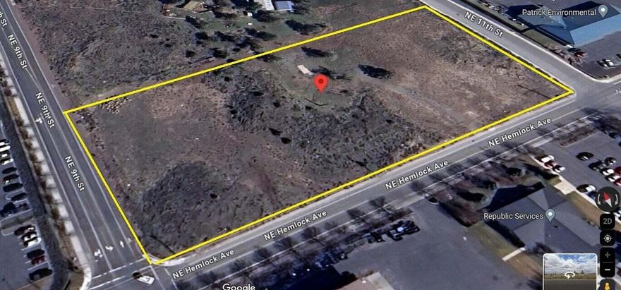 Hard to find Vacant Lot with Heavy Industrial, M2 Zoning on Redmond's East side. Located on Hemlock Avenue between 9th and 11th. Easy access to Hwy 97 Northbound. Utilities in street on Hemlock Ave. Uses include automotive, truck terminal, manufacturing, warehouse, equipment sales, and more. Buyer responsible for zoning due diligence.