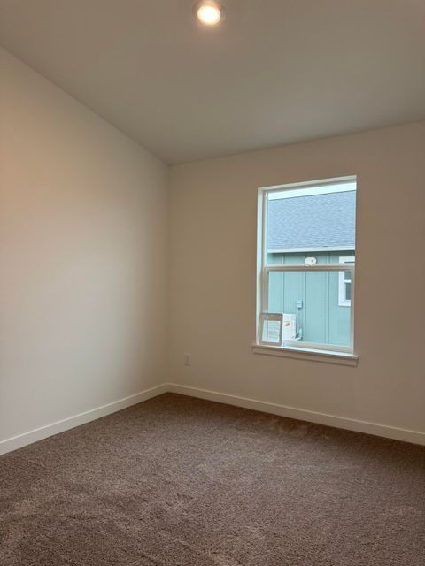 Tiny photo for 604 NE Mitchell Street #169, Madras, OR 97741 (MLS # 220217631)