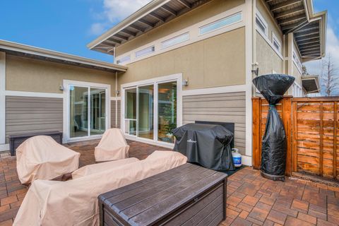 Tiny photo for 2233 NW Deschutes Place, Bend, OR 97703 (MLS # 220212902)