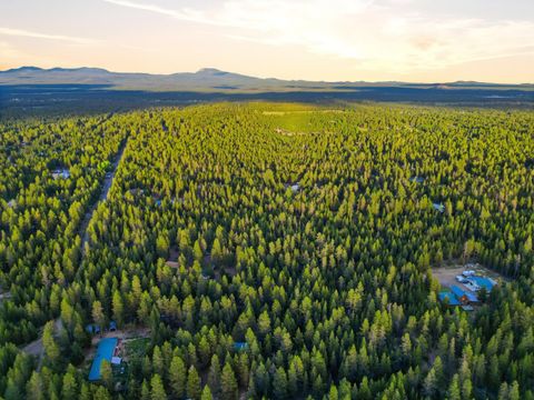 Tiny photo for 15789 Deedon Lane, La Pine, OR 97739 (MLS # 220221483)