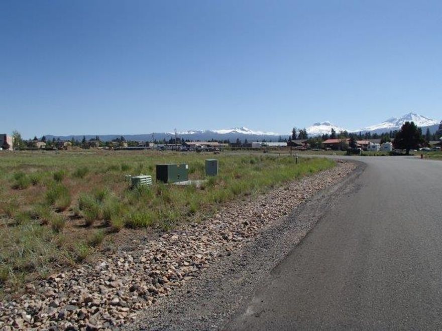 An Innovative New Concept.  Sisters custom mixed-use light industrial, manufacturing and live/work Community.  Offering:  Light Industrial/Commercial; Live/Work Loft Apartments; Opportunity for Economic Diversity; Small Condo-Type Spaces; Perfect for Startups and Entrepreneurs. High standard CC&Rs maintain development integrity. Brilliant mountain views. Adjacent to post office, walk to town and part of the mixed use master plan.