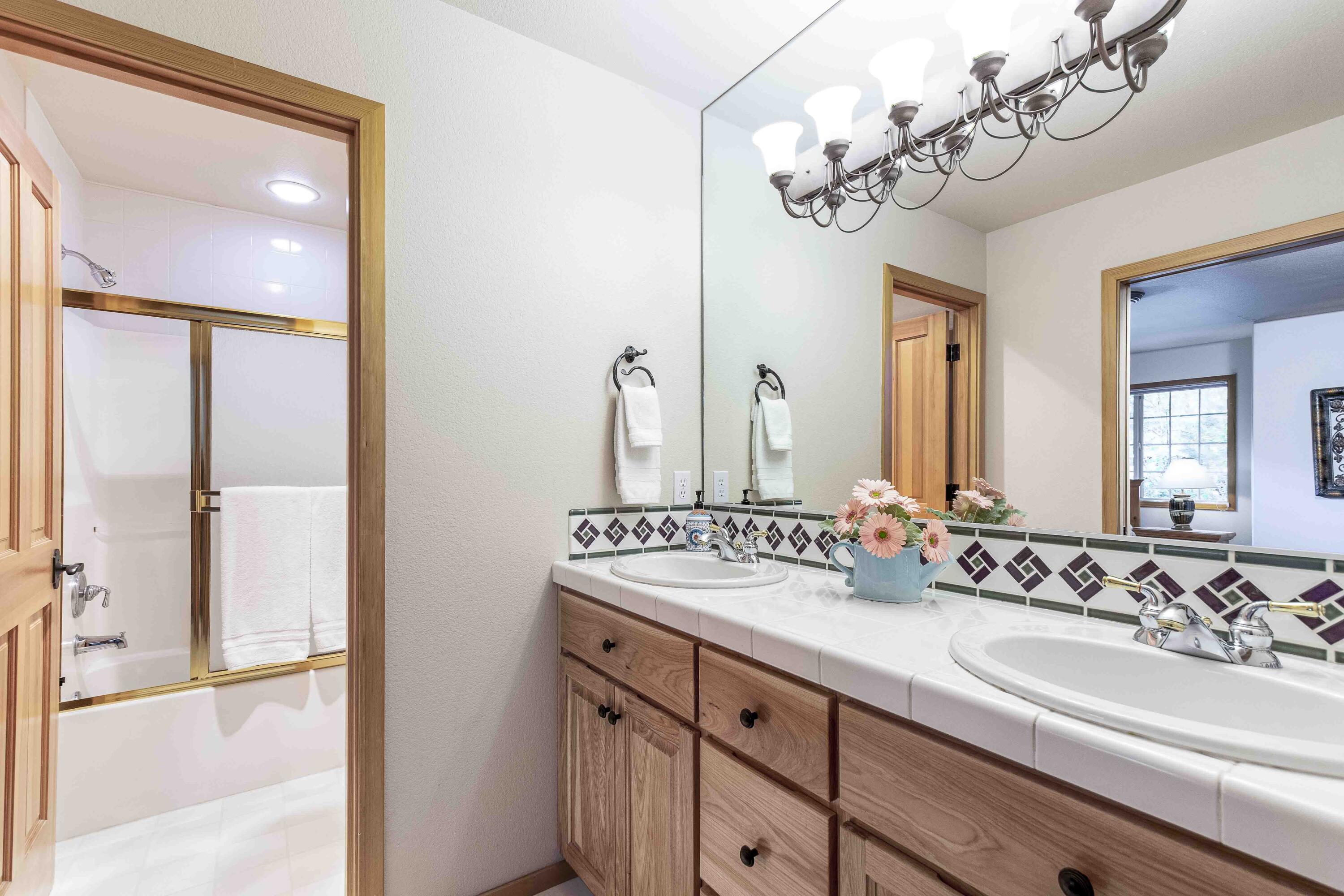 Fairway Point Villag - Residential