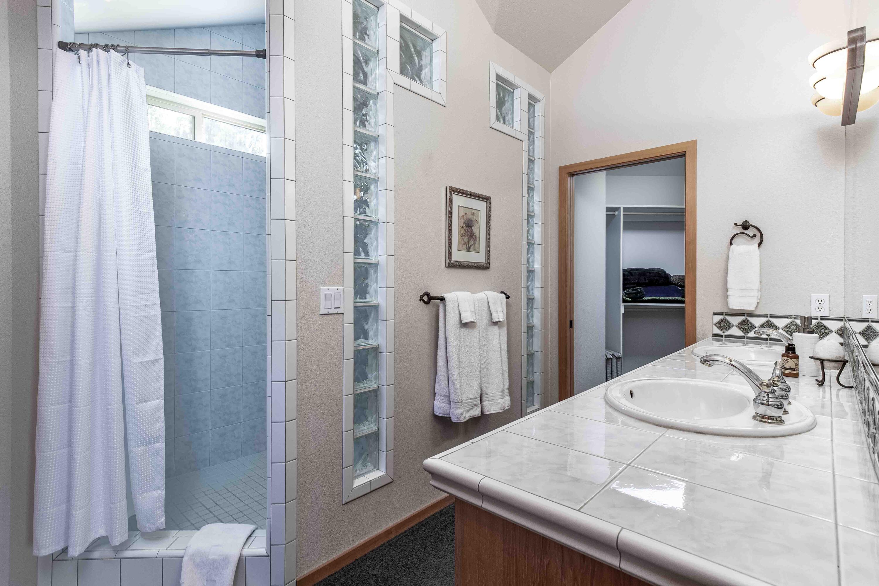 Fairway Point Villag - Residential