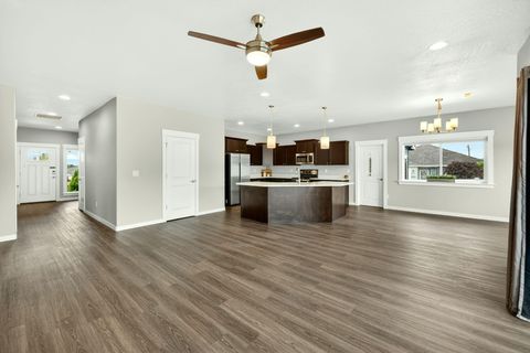 Tiny photo for 1723 Luxor Lane, Medford, OR 97504 (MLS # 220219939)