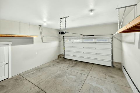 Tiny photo for 1723 Luxor Lane, Medford, OR 97504 (MLS # 220219939)