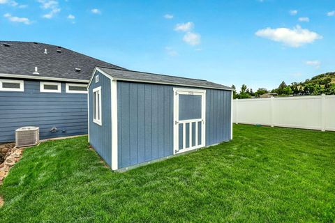 Tiny photo for 1723 Luxor Lane, Medford, OR 97504 (MLS # 220219939)