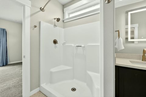 Tiny photo for 1723 Luxor Lane, Medford, OR 97504 (MLS # 220219939)