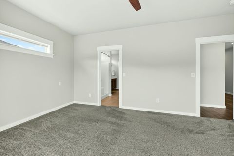 Tiny photo for 1723 Luxor Lane, Medford, OR 97504 (MLS # 220219939)