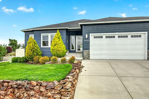 Tiny photo for 1723 Luxor Lane, Medford, OR 97504 (MLS # 220219939)