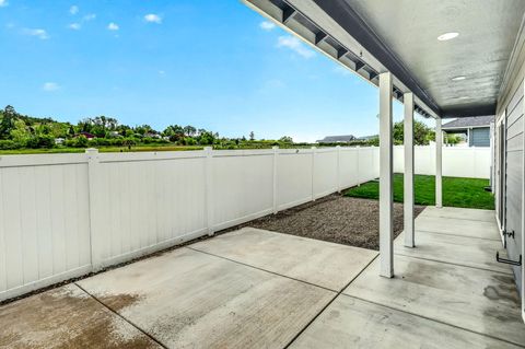 Tiny photo for 1723 Luxor Lane, Medford, OR 97504 (MLS # 220219939)