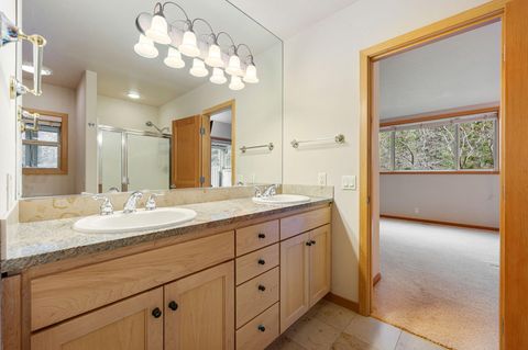 Tiny photo for 58008 Bunker Lane #24, Sunriver, OR 97707 (MLS # 220212637)