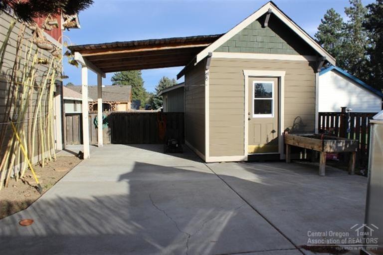 Edge O The Pines - Residential