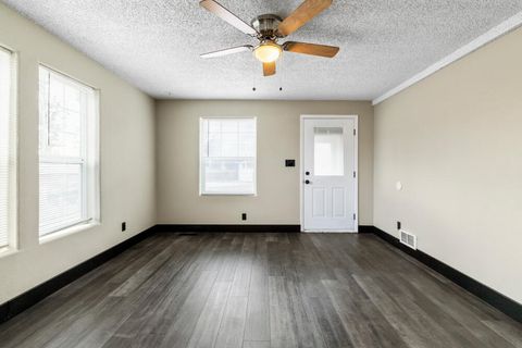 Tiny photo for 731 Rose Street, Klamath Falls, OR 97601 (MLS # 220214332)