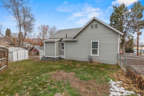 Tiny photo for 731 Rose Street, Klamath Falls, OR 97601 (MLS # 220214332)