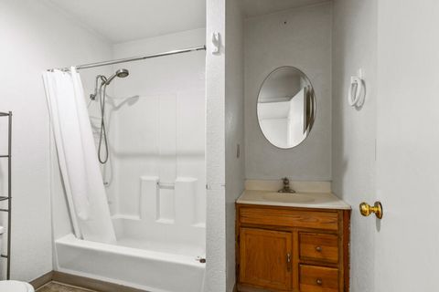 Tiny photo for 731 Rose Street, Klamath Falls, OR 97601 (MLS # 220214332)