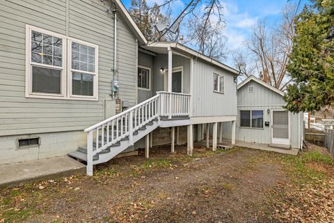 Tiny photo for 731 Rose Street, Klamath Falls, OR 97601 (MLS # 220214332)