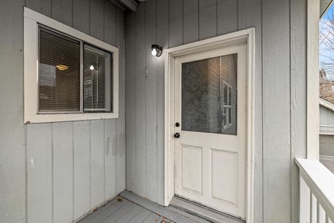 Tiny photo for 731 Rose Street, Klamath Falls, OR 97601 (MLS # 220214332)