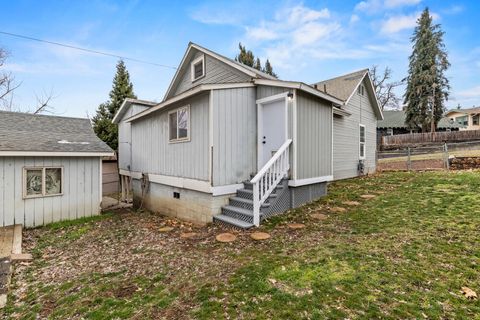 Tiny photo for 731 Rose Street, Klamath Falls, OR 97601 (MLS # 220214332)
