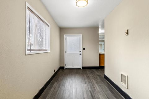 Tiny photo for 731 Rose Street, Klamath Falls, OR 97601 (MLS # 220214332)