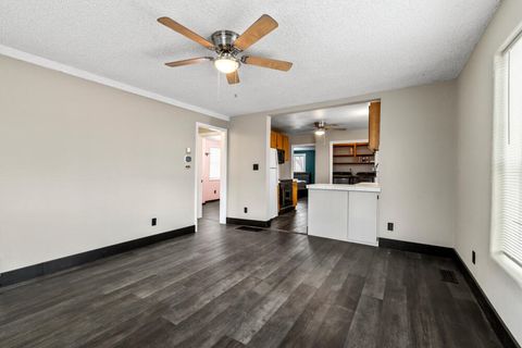 Tiny photo for 731 Rose Street, Klamath Falls, OR 97601 (MLS # 220214332)